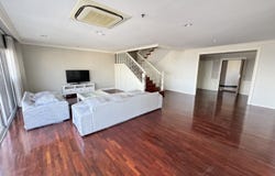 Namhomfaenrakfaenlong, South Sathon Road, Thung Maha Mek, Sathon, Bangkok, 10120 Thailand, Sathon, 