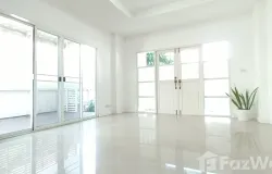 2274/22 Lat Phrao 107, Khlong Chan, Bang Kapi, Bangkok, 10240 Thailand, Bang Kapi, 