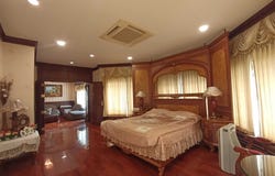 Ruai Somjai Seafood Restaurant, ประชาอุทิศ 90, Ban Khlong Suan, Phra Samut Chedi, Samut Prakan, 10290 Thailand, Phra Samut Chedi, 