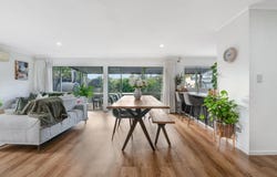 2/1 Langton Road, Stanmore Bay, Rodney