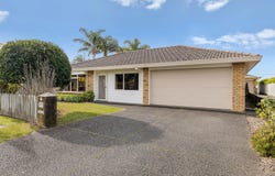 Orewa, Rodney