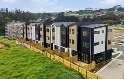 42 Takarore Crescent, Flat Bush, Manukau City