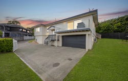 22 Whangaparaoa Road, Red Beach, Rodney
