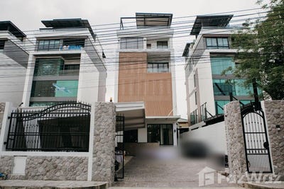 /international/th/nak-niwat-6-lat-phrao-bangkok-10230-thailand-lat-phrao-bangkok-340065957463/