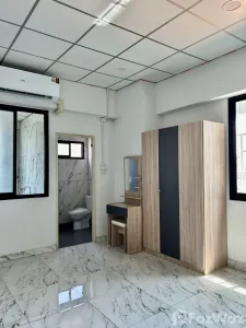 /international/th/bang-rak-condominium-charoen-krung-63-yan-nawa-sathon-bangkok-10120-thailand-sathon-bangkok-340000068803/