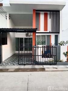 /international/th/khlong-luang-road-khlong-sam-khlong-luang-pathum-thani-12120-thailand-khlong-luang-pathum-thani-340065838318/