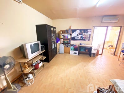 /international/th/p-wat-flies-a-drone-high-angle-photography-service-lang-rongrian-phraya-prasoet-phlab-phla-wang-thonglang-bangkok-10310-thailand-wang-thonglang-bangkok-340000138033/