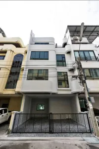 /international/th/krung-thon-buri-6-bang-lam-phu-lang-khlong-san-bangkok-10600-thailand-khlong-san-bangkok-340000129965/