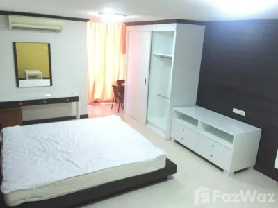 /international/th/sorasak-osot-drug-store-sutthisan-winitchai-road-ratchadaphisek-din-daeng-bangkok-10400-thailand-din-daeng-bangkok-340000083738/