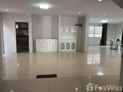 /international/th/soi-muban-ban-krong-thong-exclusive-private-bang-chak-phra-khanong-bangkok-10260-tha-bang-chak-bangkok-340000089178/