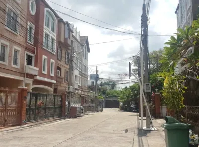 /international/th/149-soi-muban-the-tree-chong-nonsi-yan-nawa-bangkok-10120-tha-chong-nonsi-bangkok-340000240801/