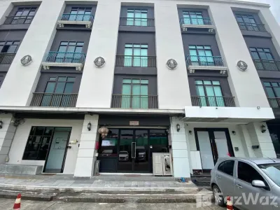 /international/th/330-2-soi-ramkhamhaeng-53-phlab-phla-wang-thonglang-bangkok-10310-thailand-wang-thonglang-bangkok-340065999614/