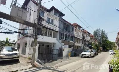 /international/th/7-eleven-lat-phrao-intersection-22-soi-lat-phrao-80-wang-thonglang-bangkok-10310-thailand-wang-thonglang-bangkok-340000131241/