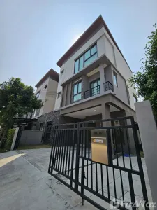 /international/th/vareeruk-international-thap-chang-saphan-sung-bangkok-10240-thailand-saphan-sung-bangkok-340000137400/