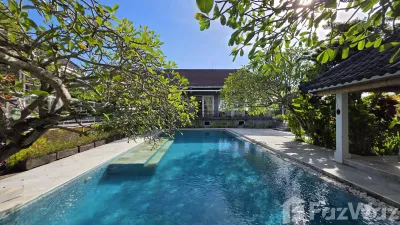 /international/id/canggu-kuta-utara-badung-bali-nusa-tenggara-80363-indonesia-badung-bali-340066171568/