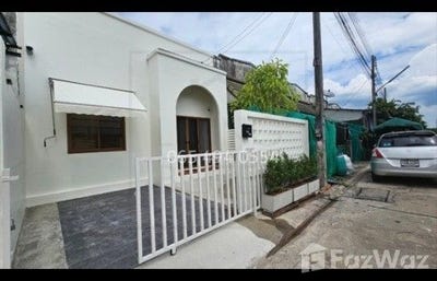 /international/th/soi-muban-ban-phrueksa-2-soi-20-lam-phak-kut-thanyaburi-pathum-thani-12110-tha-lam-phak-kut-pathum-thani-340065978845/