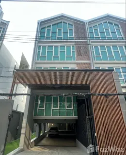 /international/th/chinese-omix-global-co-ltd-37-1-soi-wachiratham-sathit-51-bang-chak-phra-khanong-bangkok-10260-tha-bang-chak-bangkok-340066009557/