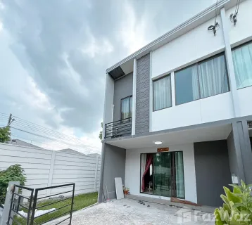 /international/th/pleno-rangsit-klong-4-wongwaen-khlong-si-amphoe-khlong-luang-pathum-thani-province-12120-tha-khlong-si-ubon-ratchathani-340000158593/