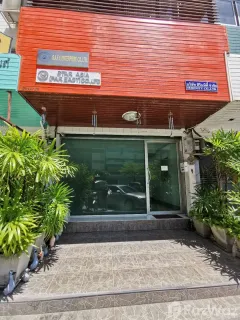 /international/th/2054-phetchaburi-bang-kapi-huai-khwang-bangkok-10310-thailand-huai-khwang-bangkok-340000074461/
