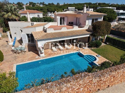 /international/pt/quinta-das-salinas-portugal-lisbon-210066046206/