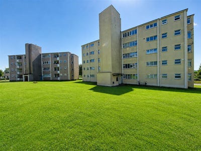 /international/ie/apt-5-cedar-house-drumgeely-hill-shannon-clare-210066162544/