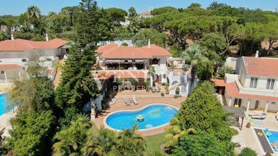 /international/pt/lakeside-village-portugal-lisbon-210066046008/