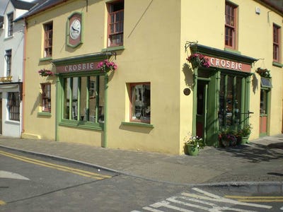 /international/ie/the-square-main-street-ennistymon-clare-210066044007/