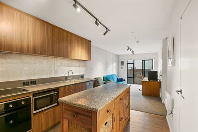 /international/nz/21-king-street-mount-cook-wellington-city-380066110707/