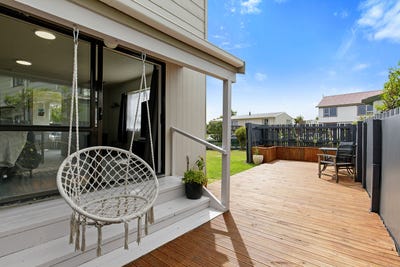 /international/nz/26-outram-grove-kelson-lower-hutt-city-380066098249/