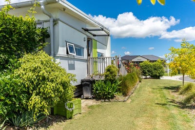/international/nz/1-manaaki-circle-paparoa-kaipara-380066113686/