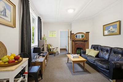 /international/nz/49-adams-terrace-aro-valley-wellington-city-380066116140/