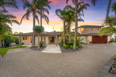 /international/nz/mairangi-bay-north-shore-city-380066096296/