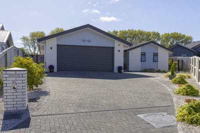 /international/nz/32-huka-heights-drive-rangatira-park-taupo-380066114566/