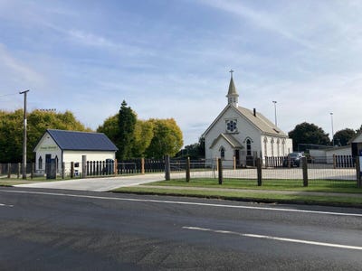 /international/nz/221-beechey-street-pirongia-waipa-380066145718/