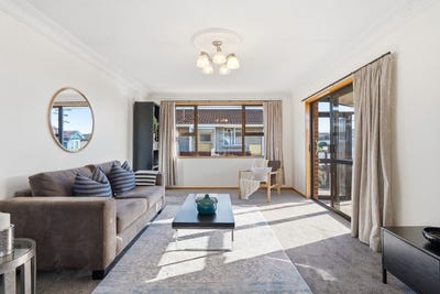 /international/nz/eskvale-street-saint-kilda-otago-380066105329/