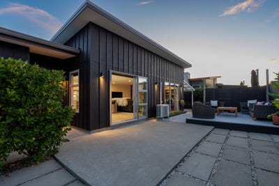 /international/nz/17-forbes-road-foxton-beach-horowhenua-380066113256/