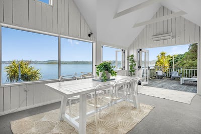 /international/nz/502-marine-drive-eastbourne-lower-hutt-city-380066122319/