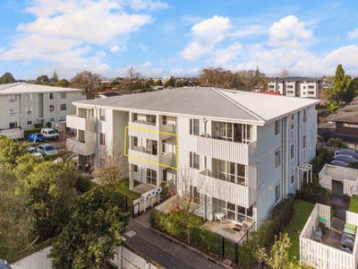 /international/nz/henderson-waitakere-city-380066082591/
