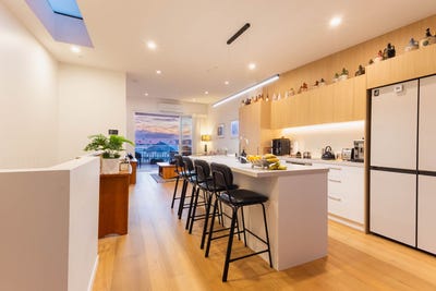 /international/nz/paraparaumu-beach-kapiti-coast-380066117974/