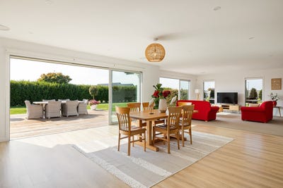 /international/nz/10-artistic-avenue-cambridge-waipa-380066099486/