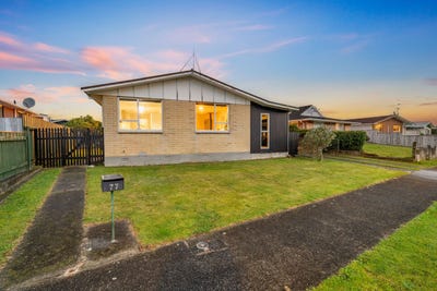 /international/nz/77-pasadena-crescent-totara-park-upper-hutt-city-380066118914/