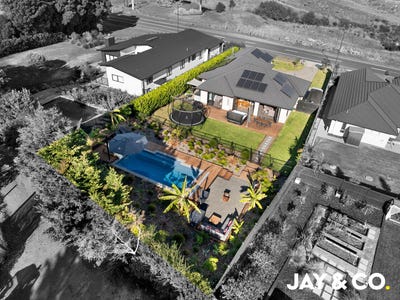 /international/nz/51-jack-lachlan-drive-beachlands-manukau-city-380066168654/