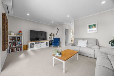 /international/nz/hobsonville-waitakere-city-380066175605/