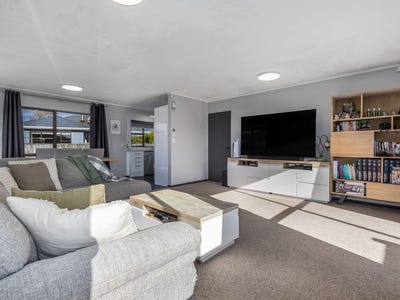 /international/nz/98-langdale-avenue-paraparaumu-kapiti-coast-380066175629/