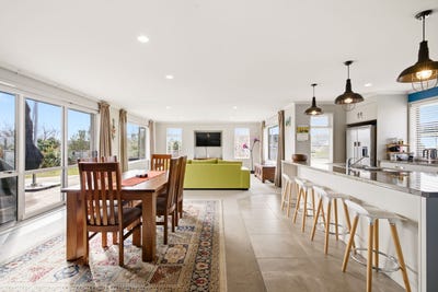 /international/nz/2-brompton-close-richmond-heights-taupo-380066177041/