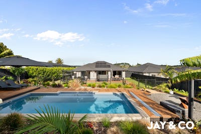 /international/nz/51-jack-lachlan-drive-beachlands-manukau-city-380066168654/