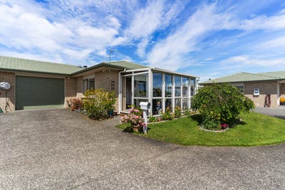 /international/nz/8-village-place-tuakau-franklin-380066091851/