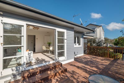 /international/nz/89-stanley-road-glenfield-north-shore-city-380066178676/