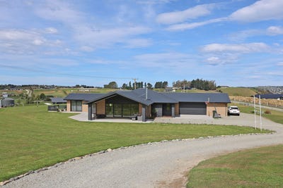 /international/nz/18-pukeko-lane-oamaru-waitaki-380066102738/