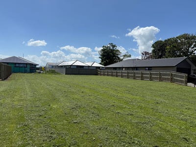 /international/nz/hawera-south-taranaki-380066117547/